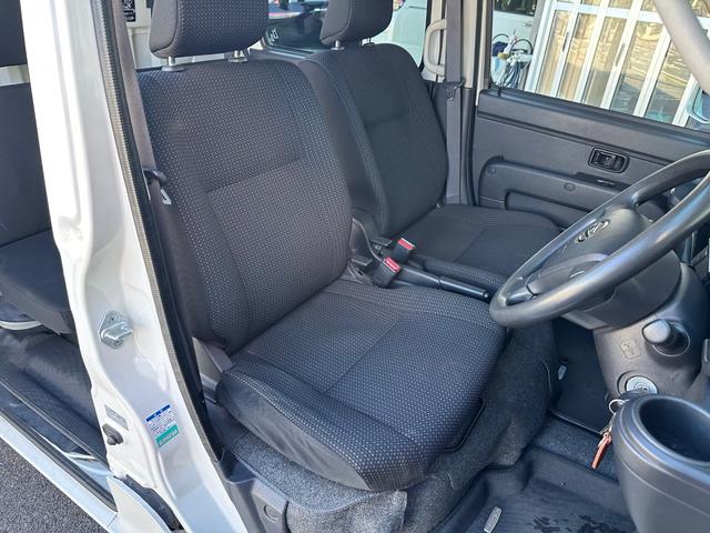 ハイゼットカーゴ デッキバンＧ　ＳＡＩＩＩ　ＡＴ車／４ＷＤ／キーレス／ＬＥＤヘッドランプ／ＬＥＤフォグランプ／社外ナビ／バックカメラ／ＥＴＣ／社外テールランプ／（24枚目）