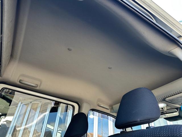 ハイゼットカーゴ デッキバンＧ　ＳＡＩＩＩ　ＡＴ車／４ＷＤ／キーレス／ＬＥＤヘッドランプ／ＬＥＤフォグランプ／社外ナビ／バックカメラ／ＥＴＣ／社外テールランプ／（28枚目）