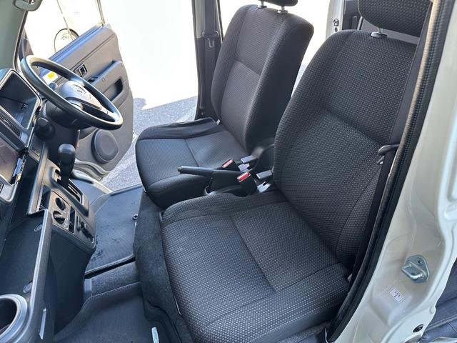ハイゼットカーゴ デッキバンＧ　ＳＡＩＩＩ　ＡＴ車／４ＷＤ／キーレス／ＬＥＤヘッドランプ／ＬＥＤフォグランプ／社外ナビ／バックカメラ／ＥＴＣ／社外テールランプ／（35枚目）