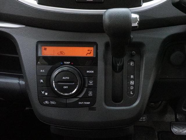 ワゴンＲ ２０周年記念車　純正ナビ　地デジＴＶ　衝突被害軽減ブレーキ　ステアリングスイッチ　スマートキー　シートヒーター　ＵＳＢ、ＨＤＭＩ、ＶＩＤＥＯポート付き　ＥＴＣ２．０　純正アルミ　アイドリングストップ（56枚目）