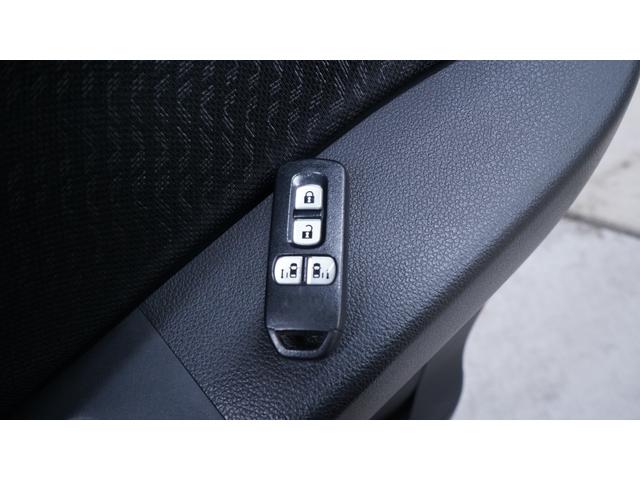 Ｎ－ＢＯＸカスタム Ｇ・Ｌパッケージ　ナビ　フルセグＴＶ　Ｂｌｕｅｔｏｏｔｈ　バックカメラ　両側パワースライドドア　スマートキー　レザー調シートカバー　社外アルミ　電動格納ドアミラーウィンカー　ＨＩＤヘッドライト　ＡＵＴＯエアコン・ライト（12枚目）