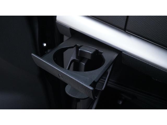 ワゴンＲスティングレー Ｘ　スマートキー　プッシュスタート　インパネＡＴ　ベンチシート　アームレスト　革巻きハンドル　フォグライト　チルトステアリング　シートリフター　電動格納ドアミラーウィンカー　　純正１４インチアルミホイール（28枚目）