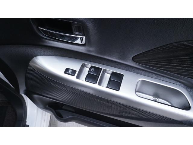 デイズルークス ハイウェイスター　ターボ　禁煙車　純正ナビ　フルセグＴＶ　ＣＤ／ＤＶＤ再生　アラウンドビューモニター　両側パワースライドドア　インテリジェントキー　プッシュスタート　革巻きハンドル　ステアリングスイッチ　チルトステアリング（13枚目）