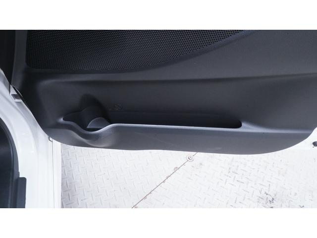 デイズルークス ハイウェイスター　ターボ　禁煙車　純正ナビ　フルセグＴＶ　ＣＤ／ＤＶＤ再生　アラウンドビューモニター　両側パワースライドドア　インテリジェントキー　プッシュスタート　革巻きハンドル　ステアリングスイッチ　チルトステアリング（14枚目）