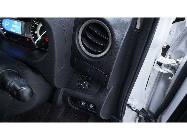 デイズルークス ハイウェイスター　ターボ　禁煙車　純正ナビ　フルセグＴＶ　ＣＤ／ＤＶＤ再生　アラウンドビューモニター　両側パワースライドドア　インテリジェントキー　プッシュスタート　革巻きハンドル　ステアリングスイッチ　チルトステアリング（19枚目）