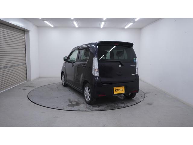 ワゴンＲスティングレー Ｘ　禁煙車　オーディオ　スマートキー　革巻きハンドル　アームレスト　チルトステアリング　シートリフター　ＨＩＤヘッドライト　ＡＵＴＯエアコン　電動格納ドアミラー　純正１４インチアルミホイール（59枚目）