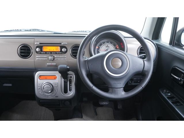 アルトラパン １０ｔｈアニバーサリーリミテッド　禁煙車　スマートキー　プッシュスタート　革巻きハンドル　ＡＵＴＯエアコン　ベンチシート　アームレスト（3枚目）