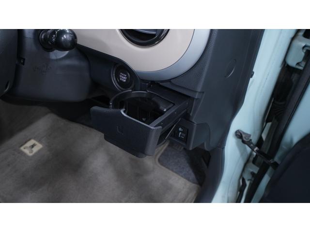 アルトラパン １０ｔｈアニバーサリーリミテッド　禁煙車　スマートキー　プッシュスタート　革巻きハンドル　ＡＵＴＯエアコン　ベンチシート　アームレスト（17枚目）