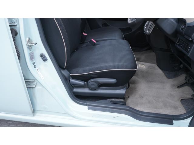 アルトラパン １０ｔｈアニバーサリーリミテッド　禁煙車　スマートキー　プッシュスタート　革巻きハンドル　ＡＵＴＯエアコン　ベンチシート　アームレスト（18枚目）