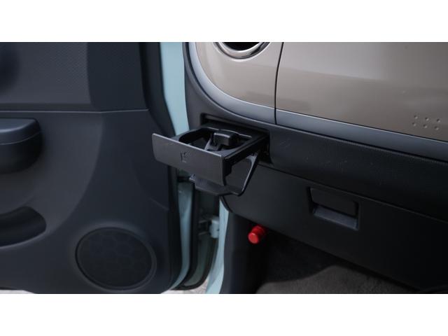 アルトラパン １０ｔｈアニバーサリーリミテッド　禁煙車　スマートキー　プッシュスタート　革巻きハンドル　ＡＵＴＯエアコン　ベンチシート　アームレスト（30枚目）