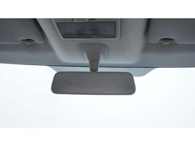 アルトラパン １０ｔｈアニバーサリーリミテッド　禁煙車　スマートキー　プッシュスタート　革巻きハンドル　ＡＵＴＯエアコン　ベンチシート　アームレスト（35枚目）