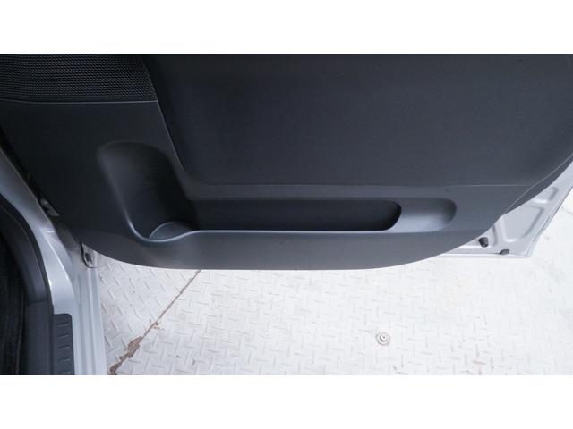 ムーヴキャンバス Ｇメイクアップ　ＳＡＩＩ　禁煙車　純正ナビ　フルセグＴＶ　Ｂｌｕｅｔｏｏｔｈ対応　ＣＤ／ＤＶＤ再生　両側パワースライドドア　革巻きハンドル　ＡＵＴＯエアコン　ステアリングスイッチ　電動格納ドアミラー　スマートキー（14枚目）