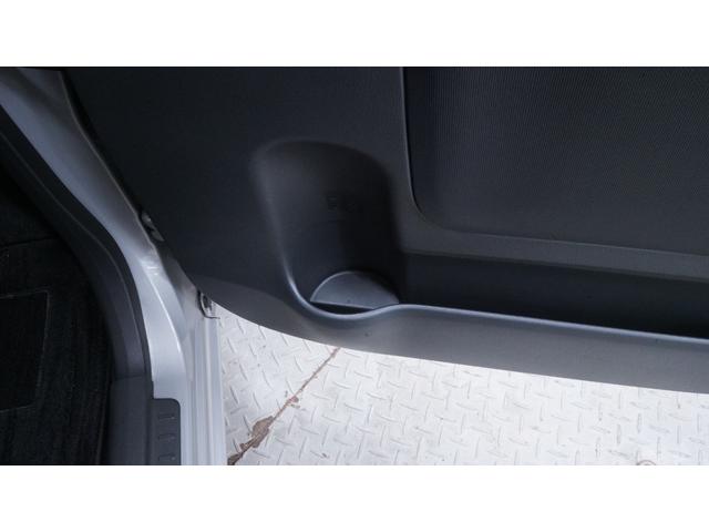 ムーヴキャンバス Ｇメイクアップ　ＳＡＩＩ　禁煙車　純正ナビ　フルセグＴＶ　Ｂｌｕｅｔｏｏｔｈ対応　ＣＤ／ＤＶＤ再生　両側パワースライドドア　革巻きハンドル　ＡＵＴＯエアコン　ステアリングスイッチ　電動格納ドアミラー　スマートキー（15枚目）