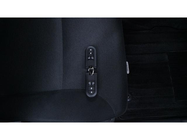 ムーヴキャンバス Ｇメイクアップ　ＳＡＩＩ　禁煙車　純正ナビ　フルセグＴＶ　Ｂｌｕｅｔｏｏｔｈ対応　ＣＤ／ＤＶＤ再生　両側パワースライドドア　革巻きハンドル　ＡＵＴＯエアコン　ステアリングスイッチ　電動格納ドアミラー　スマートキー（16枚目）