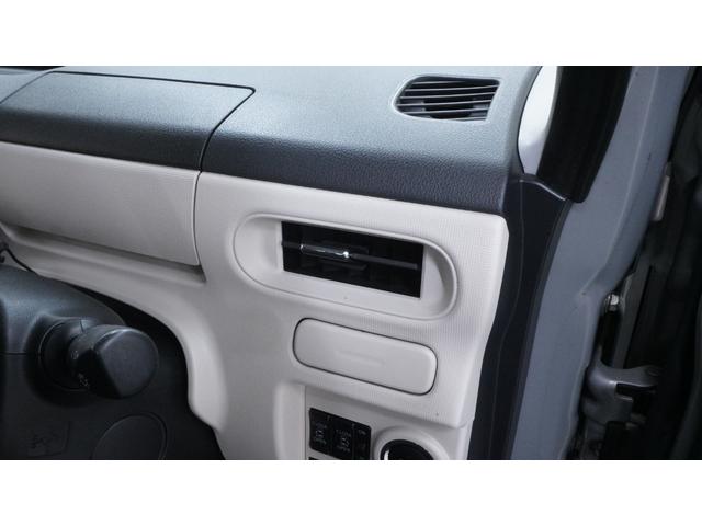 ムーヴキャンバス Ｇメイクアップ　ＳＡＩＩ　禁煙車　純正ナビ　フルセグＴＶ　Ｂｌｕｅｔｏｏｔｈ対応　ＣＤ／ＤＶＤ再生　両側パワースライドドア　革巻きハンドル　ＡＵＴＯエアコン　ステアリングスイッチ　電動格納ドアミラー　スマートキー（19枚目）