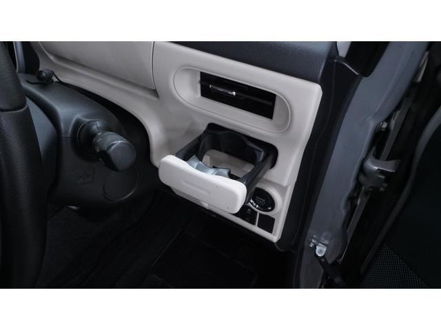 ムーヴキャンバス Ｇメイクアップ　ＳＡＩＩ　禁煙車　純正ナビ　フルセグＴＶ　Ｂｌｕｅｔｏｏｔｈ対応　ＣＤ／ＤＶＤ再生　両側パワースライドドア　革巻きハンドル　ＡＵＴＯエアコン　ステアリングスイッチ　電動格納ドアミラー　スマートキー（21枚目）