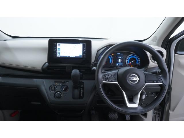 デイズ Ｓ　フル装備　Ｗエアバック　禁煙車　ワンオーナー　純正ナビ　フルセグＴＶ　ＣＤ再生　Ｂｌｕｅｔｏｏｔｈ　バックモニター　エマージェンシーブレーキパッケージ　アイドリングストップ　　キーレス　インパネＡＴ（3枚目）