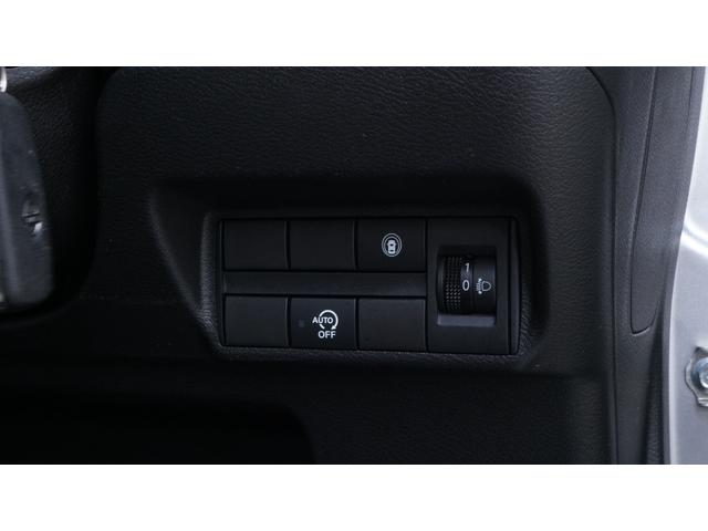 デイズ Ｓ　フル装備　Ｗエアバック　禁煙車　ワンオーナー　純正ナビ　フルセグＴＶ　ＣＤ再生　Ｂｌｕｅｔｏｏｔｈ　バックモニター　エマージェンシーブレーキパッケージ　アイドリングストップ　　キーレス　インパネＡＴ（10枚目）