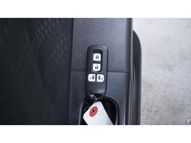 N-BOXカスタム G SSパッケージ 禁煙車 Gathers’ナビ 地デジTV CD/DVD再生 Bluetooth バックカメラ スマートキー 両側パワースライドドア 電動格納ドアミラーウィンカー ベンチシート アイドリングストップ(17枚目)