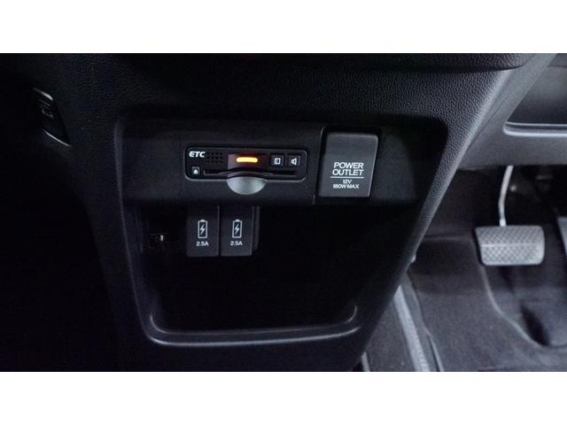 Ｎ－ＷＧＮカスタム Ｇ・Ｌパッケージ　禁煙車　ストラーダナビ　フルセグＴＶ　ＣＤ／ＤＶＤ再生　Ｂｌｕｅｔｏｏｔｈ接続　バックモニター　スマートキー　ベンチシート　　ＨＩＤヘッドライト　ＡＵＴＯライト　ビルトインＥＴＣナビ連動（11枚目）