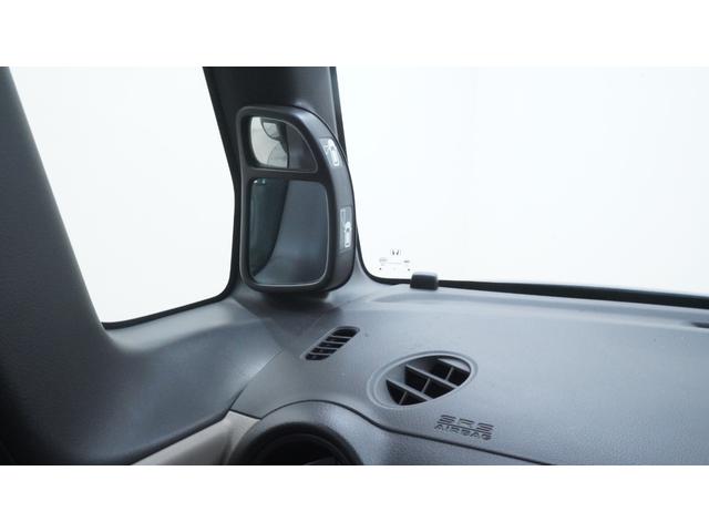 敷地内に国指定の整備工場も完備！