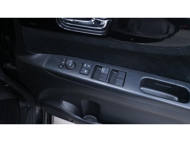 Ｎ－ＢＯＸ＋カスタム Ｇ・Ｌパッケージ　禁煙車　純正ナビ　地デジＴＶ　ＣＤ／ＤＶＤ再生　バックカメラ　パワースライドドア　スマートキー　アームレスト　ＨＩＤヘッドライト　　電動格納ドアミラーウィンカー　アイドリングストップ　ＥＴＣ（14枚目）