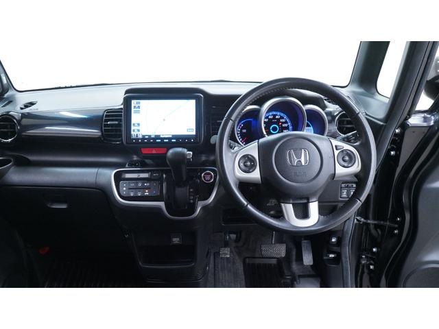 Ｎ－ＢＯＸカスタム Ｇ・ターボＡパッケージ　禁煙車　純正８インチナビ　地デジＴＶ　ＣＤ／ＤＶＤ再生　Ｂｌｕｅｔｏｏｔｈ接続　バックカメラ　両側パワースライドドア　ステアリングスイッチ　スマートキー　電動格納ドアミラーウィンカー　ＥＴＣ（3枚目）