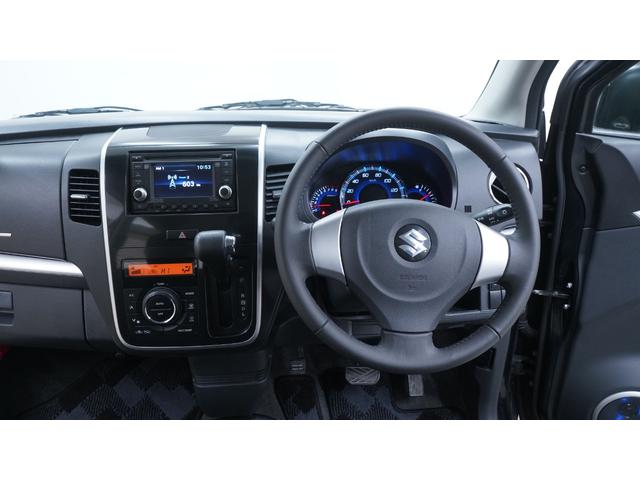 ワゴンＲスティングレー リミテッドＩＩ　禁煙車　スマートキー　プッシュスタート　インパネＡＴ　ベンチシート　アームレスト　ＨＩＤヘッドライト　革巻きハンドル　　シートヒーター　助手席下収納　電動格納ドアミラー　純正１５インチアルミホイール（3枚目）