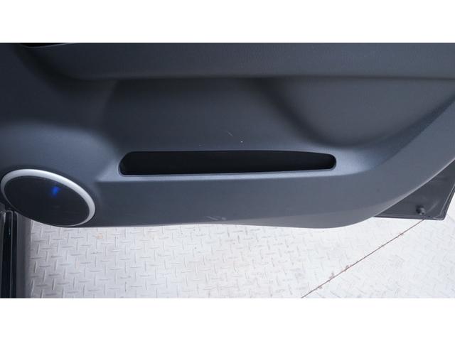 ワゴンＲスティングレー リミテッドＩＩ　禁煙車　スマートキー　プッシュスタート　インパネＡＴ　ベンチシート　アームレスト　ＨＩＤヘッドライト　革巻きハンドル　　シートヒーター　助手席下収納　電動格納ドアミラー　純正１５インチアルミホイール（15枚目）