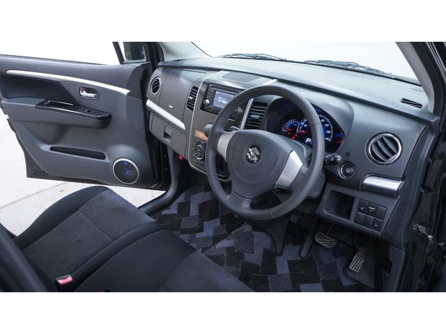 ワゴンＲスティングレー リミテッドＩＩ　禁煙車　スマートキー　プッシュスタート　インパネＡＴ　ベンチシート　アームレスト　ＨＩＤヘッドライト　革巻きハンドル　　シートヒーター　助手席下収納　電動格納ドアミラー　純正１５インチアルミホイール（17枚目）
