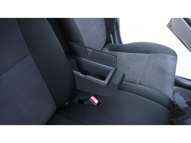 ワゴンＲスティングレー リミテッドＩＩ　禁煙車　スマートキー　プッシュスタート　インパネＡＴ　ベンチシート　アームレスト　ＨＩＤヘッドライト　革巻きハンドル　　シートヒーター　助手席下収納　電動格納ドアミラー　純正１５インチアルミホイール（24枚目）