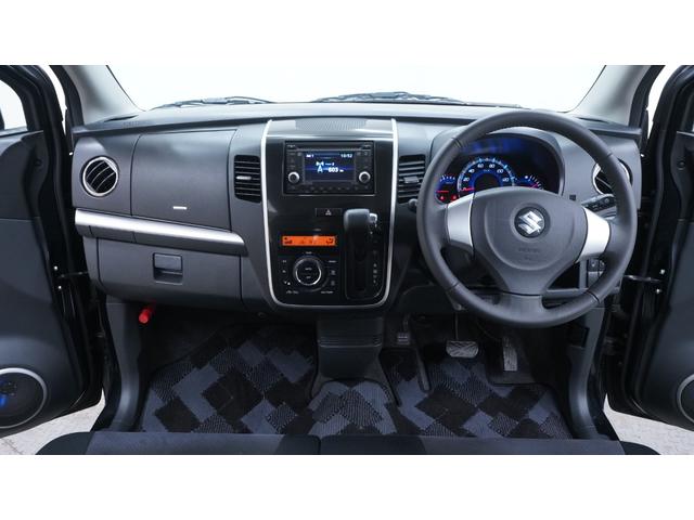 ワゴンＲスティングレー リミテッドＩＩ　禁煙車　スマートキー　プッシュスタート　インパネＡＴ　ベンチシート　アームレスト　ＨＩＤヘッドライト　革巻きハンドル　　シートヒーター　助手席下収納　電動格納ドアミラー　純正１５インチアルミホイール（29枚目）