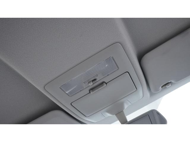 ワゴンＲスティングレー リミテッドＩＩ　禁煙車　スマートキー　プッシュスタート　インパネＡＴ　ベンチシート　アームレスト　ＨＩＤヘッドライト　革巻きハンドル　　シートヒーター　助手席下収納　電動格納ドアミラー　純正１５インチアルミホイール（36枚目）