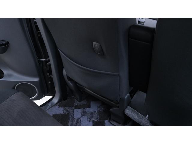 ワゴンＲスティングレー リミテッドＩＩ　禁煙車　スマートキー　プッシュスタート　インパネＡＴ　ベンチシート　アームレスト　ＨＩＤヘッドライト　革巻きハンドル　　シートヒーター　助手席下収納　電動格納ドアミラー　純正１５インチアルミホイール（43枚目）