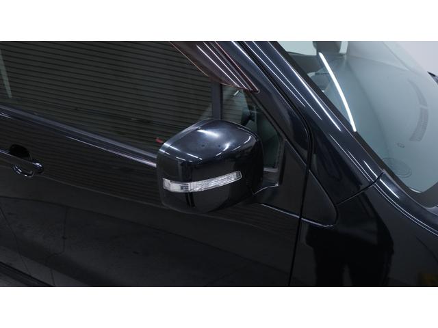 ワゴンＲスティングレー リミテッドＩＩ　禁煙車　スマートキー　プッシュスタート　インパネＡＴ　ベンチシート　アームレスト　ＨＩＤヘッドライト　革巻きハンドル　　シートヒーター　助手席下収納　電動格納ドアミラー　純正１５インチアルミホイール（49枚目）