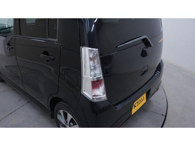 ワゴンＲスティングレー リミテッドＩＩ　禁煙車　スマートキー　プッシュスタート　インパネＡＴ　ベンチシート　アームレスト　ＨＩＤヘッドライト　革巻きハンドル　　シートヒーター　助手席下収納　電動格納ドアミラー　純正１５インチアルミホイール（61枚目）