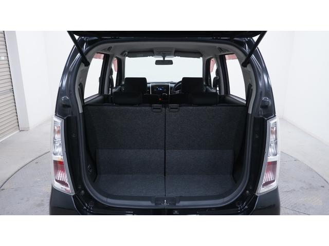 ワゴンＲスティングレー リミテッドＩＩ　禁煙車　スマートキー　プッシュスタート　インパネＡＴ　ベンチシート　アームレスト　ＨＩＤヘッドライト　革巻きハンドル　　シートヒーター　助手席下収納　電動格納ドアミラー　純正１５インチアルミホイール（68枚目）