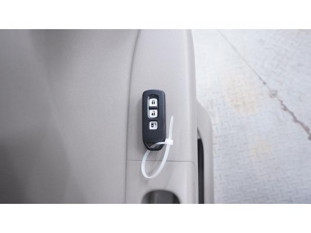 Ｎ－ＢＯＸ Ｇ・Ｌパッケージ　禁煙車　純正Ｇａｔｈｅｒｓ’ナビ　地デジＴＶ　ＣＤ／ＤＶＤ再生　バックカメラ　パワースライドドア　スマートキー　電動格納ドアミラー　ステアリングスイッチ　１４インチアルミホイール　アイドリングストップ（15枚目）