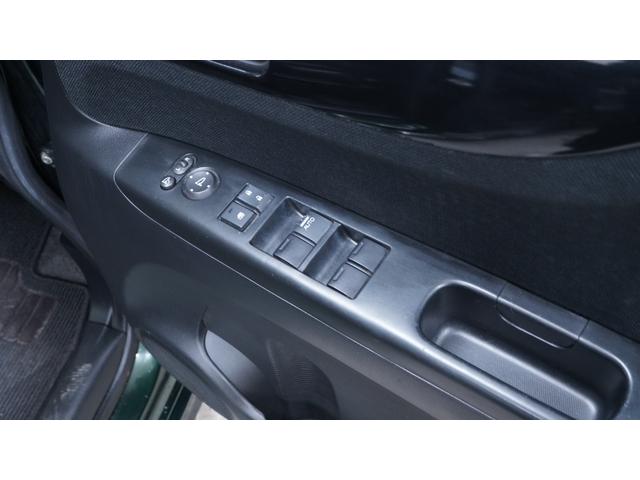 Ｎ－ＢＯＸカスタム Ｇ　ＳＳブラックスタイルパッケージ　禁煙車　あんしんパッケージ　Ｇａｔｈｅｒｓ’メモリーナビ　フルセグＴＶ　ＣＤ／ＤＶＤ再生　バックカメラ　両側パワースライドドア　スマートキー　プッシュスタート　インパネＡＴ　ベンチシート　アームレスト（15枚目）