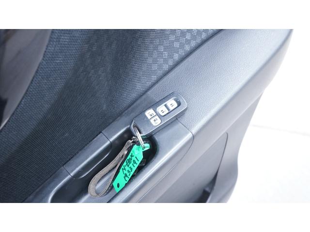 Ｎ－ＢＯＸカスタム Ｇ　ＳＳブラックスタイルパッケージ　禁煙車　あんしんパッケージ　Ｇａｔｈｅｒｓ’メモリーナビ　フルセグＴＶ　ＣＤ／ＤＶＤ再生　バックカメラ　両側パワースライドドア　スマートキー　プッシュスタート　インパネＡＴ　ベンチシート　アームレスト（17枚目）