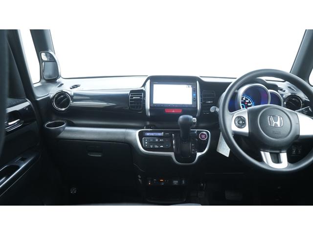 Ｎ－ＢＯＸカスタム Ｇ　ＳＳブラックスタイルパッケージ　禁煙車　あんしんパッケージ　Ｇａｔｈｅｒｓ’メモリーナビ　フルセグＴＶ　ＣＤ／ＤＶＤ再生　バックカメラ　両側パワースライドドア　スマートキー　プッシュスタート　インパネＡＴ　ベンチシート　アームレスト（31枚目）