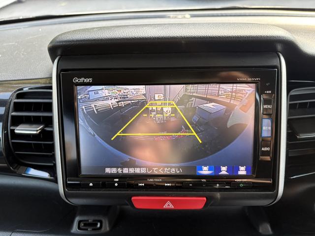 Ｎ－ＢＯＸカスタム Ｇ　ＳＳパッケージ　禁煙車　後期　純正ナビ　フルセグＴＶ　バックカメラ　両側パワースライドドア　衝突被害軽減ブレーキ　スマートキー　ＡＵＴＯライト　ＡＵＴＯエアコン　ＥＴＣ　純正１４インチアルミ　アイドリングストップ（10枚目）