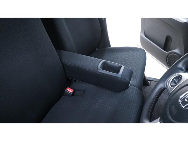 Ｎ－ＢＯＸカスタム Ｇ　ＳＳパッケージ　禁煙車　後期　純正ナビ　フルセグＴＶ　バックカメラ　両側パワースライドドア　衝突被害軽減ブレーキ　スマートキー　ＡＵＴＯライト　ＡＵＴＯエアコン　ＥＴＣ　純正１４インチアルミ　アイドリングストップ（24枚目）