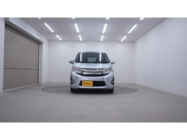 ｅＫカスタム Ｔ　禁煙車　社外ナビ　フルセグＴＶ　ＣＤ／ＤＶＤ　バックモニター　ＨＩＤヘッドライト　ＡＵＴＯライト　スマートキー　プッシュスタート　アームレスト　純正１５インチアルミホイール　革巻きハンドル　ＥＴＣ（2枚目）