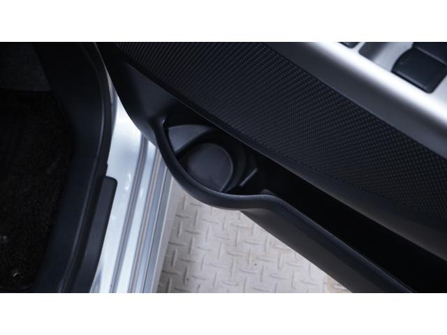 ｅＫカスタム Ｔ　禁煙車　社外ナビ　フルセグＴＶ　ＣＤ／ＤＶＤ　バックモニター　ＨＩＤヘッドライト　ＡＵＴＯライト　スマートキー　プッシュスタート　アームレスト　純正１５インチアルミホイール　革巻きハンドル　ＥＴＣ（15枚目）