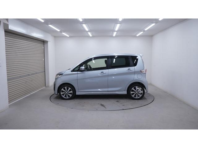 ｅＫカスタム Ｔ　禁煙車　社外ナビ　フルセグＴＶ　ＣＤ／ＤＶＤ　バックモニター　ＨＩＤヘッドライト　ＡＵＴＯライト　スマートキー　プッシュスタート　アームレスト　純正１５インチアルミホイール　革巻きハンドル　ＥＴＣ（53枚目）