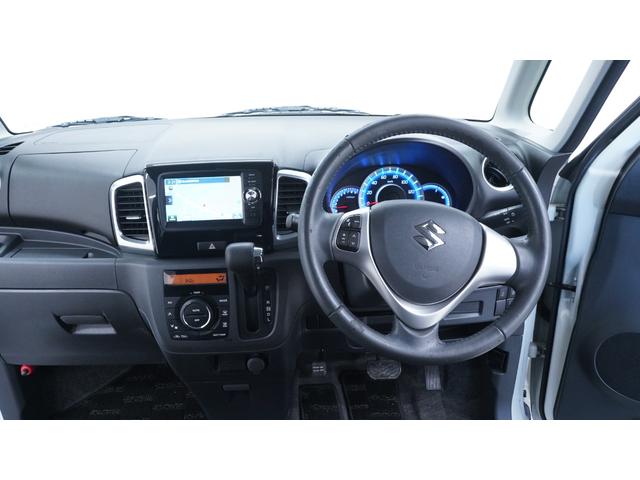 スペーシアカスタム ＴＳ　禁煙車　ターボ　純正ナビ　地デジＴＶ　Ｂｌｕｅｔｏｏｔｈ　バックカメラ　ＨＤＭＩ／ＵＳＢ　両側パワースライドドア　スマートキー　ＡＵＴＯライト　ＡＵＴＯエアコン　電動格納ドアミラーウィンカー　ＥＴＣ（3枚目）