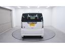Ｎ－ＢＯＸ Ｇ・Ｌパッケージ　純正ナビ　地デジＴＶ　バックカメラ　パワースライドドア　ベンチシート　ＡＵＴＯエアコン　ＡＵＴＯライト　電動格納ドアミラーウィンカー　後席サンシェード　ナビ装着車スペシャルパッケージ（3枚目）