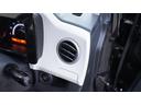 Ｓ　フル装備　Ｗエアバック　禁煙車　地デジＴＶ　ＣＤ／ＤＶＤ再生　スマートキー　プッシュスタート　インパネＡＴ　ベンチシート　アームレスト　社外１３インチアルミホイール　アイドリングストップ（16枚目）