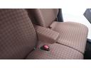 Ｓ　フル装備　Ｗエアバック　禁煙車　地デジＴＶ　ＣＤ／ＤＶＤ再生　スマートキー　プッシュスタート　インパネＡＴ　ベンチシート　アームレスト　社外１３インチアルミホイール　アイドリングストップ（21枚目）